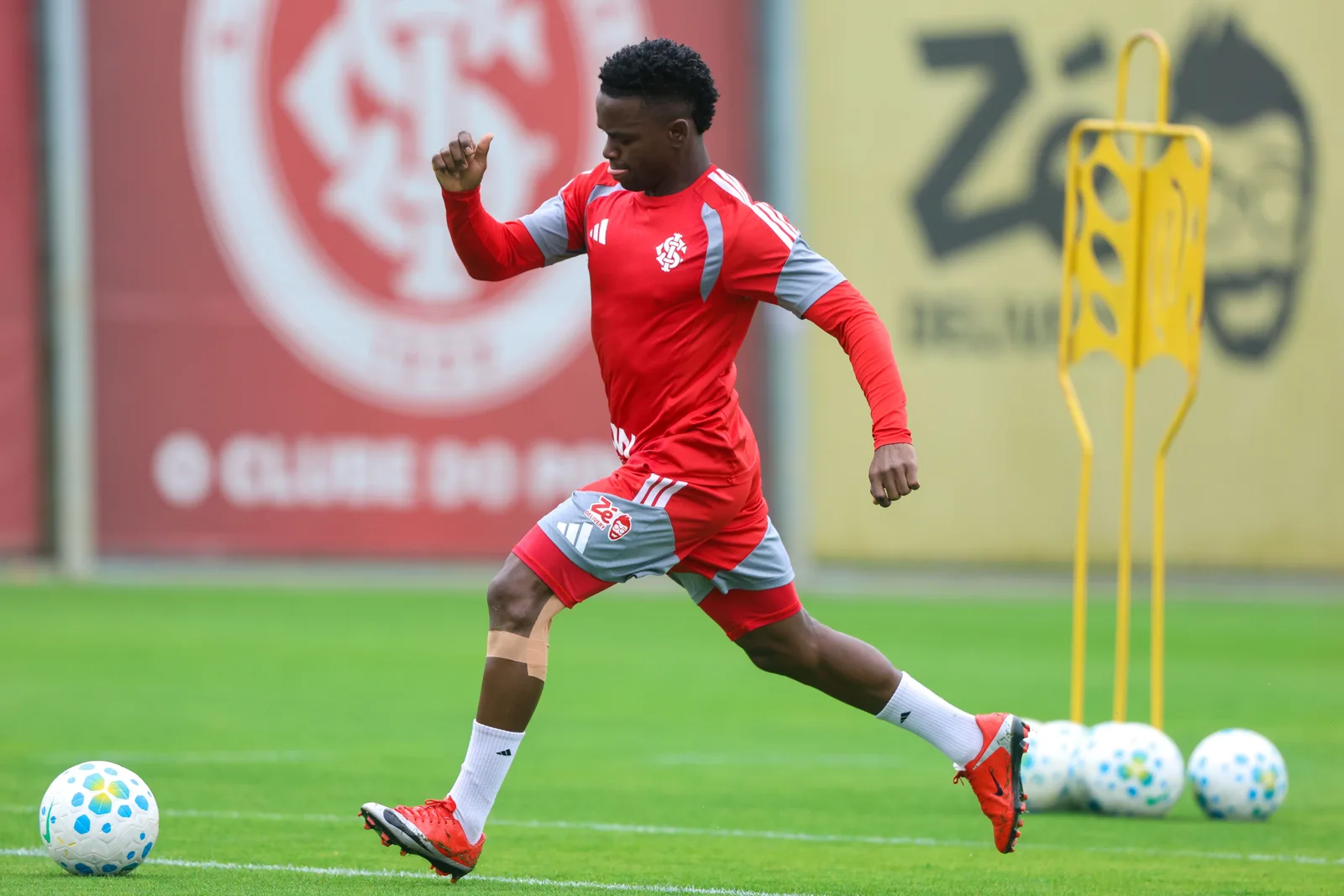 Goleador do Inter no Brasileirão, Carbonero perde espaço com Baptista